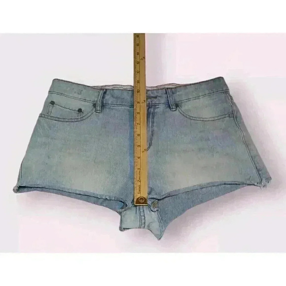 Roxy Women's Size 28 Blue Cut Off Light Wash Denim Shorts Cotton Jeans - Picture 5 of 10